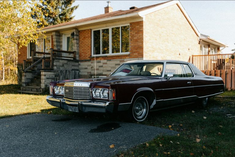 1977 Chrysler New Yorker Brougham